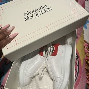 Size 25 (toddler 9) worn 5 minutes for pictures